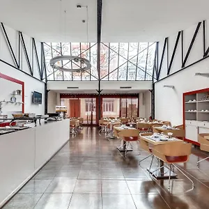 Pavillon Nation 3* Paris